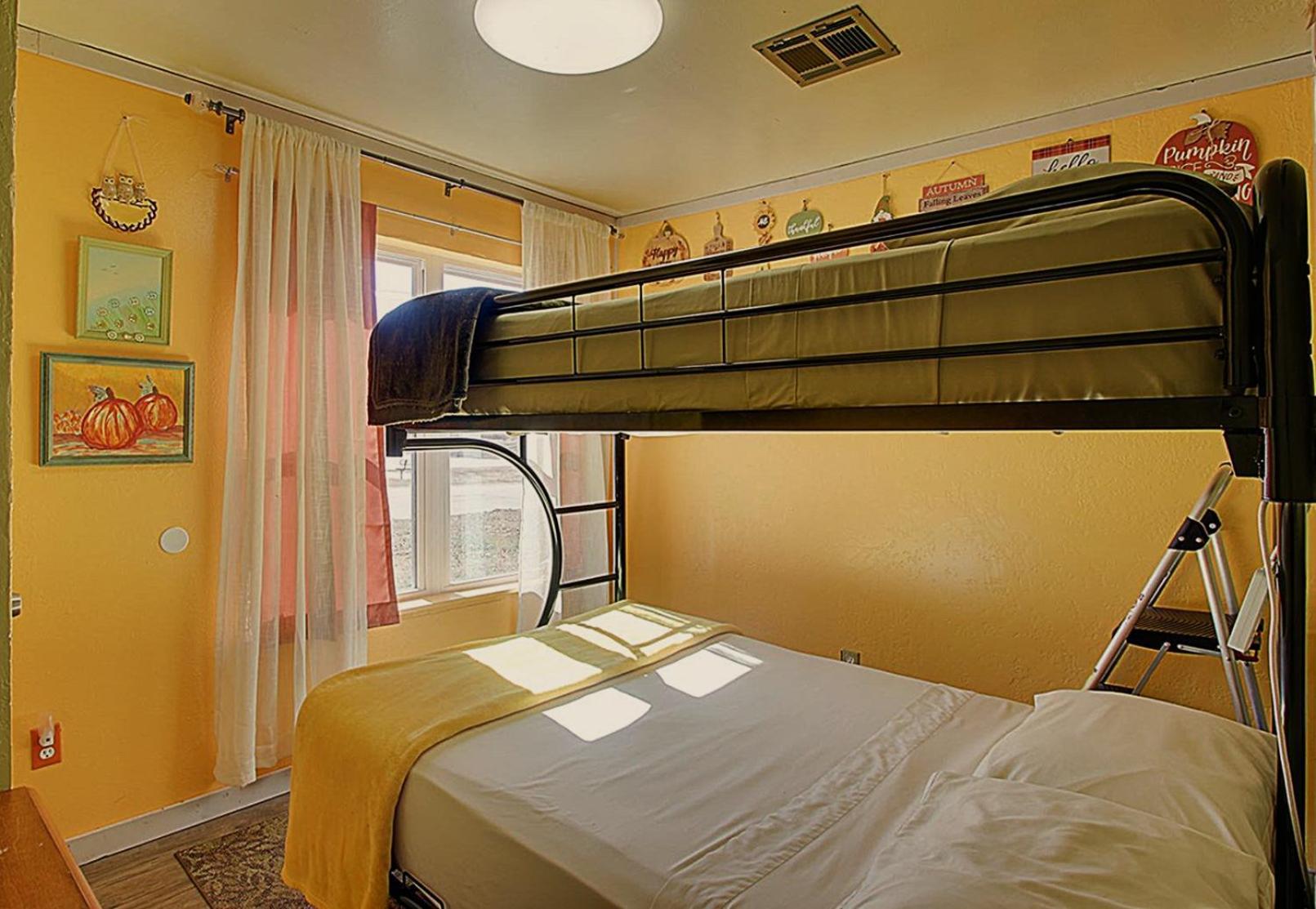 Ez 1 Mile To Fort Sill! Pumpkin Cottage Sleeps 9, Grills, Firepit, Laundry Lawton Exterior foto